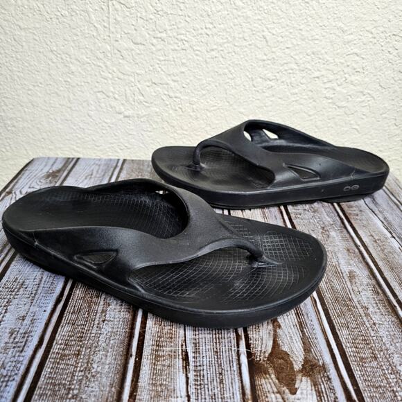 Oofos Black Oolala Flip Flops Size w 10/ m 8 thong style sandals comfort - Picture 1 of 7